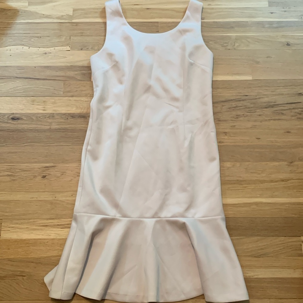 NWT Carmen Marc Valvo Nina Sleeveless Peplum Dress Beige Crystal Women’s 10